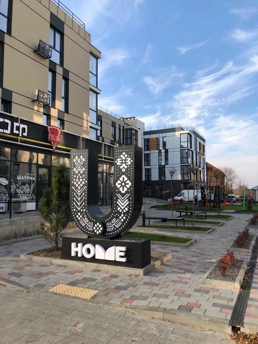 Продам простору 2 км квартиру