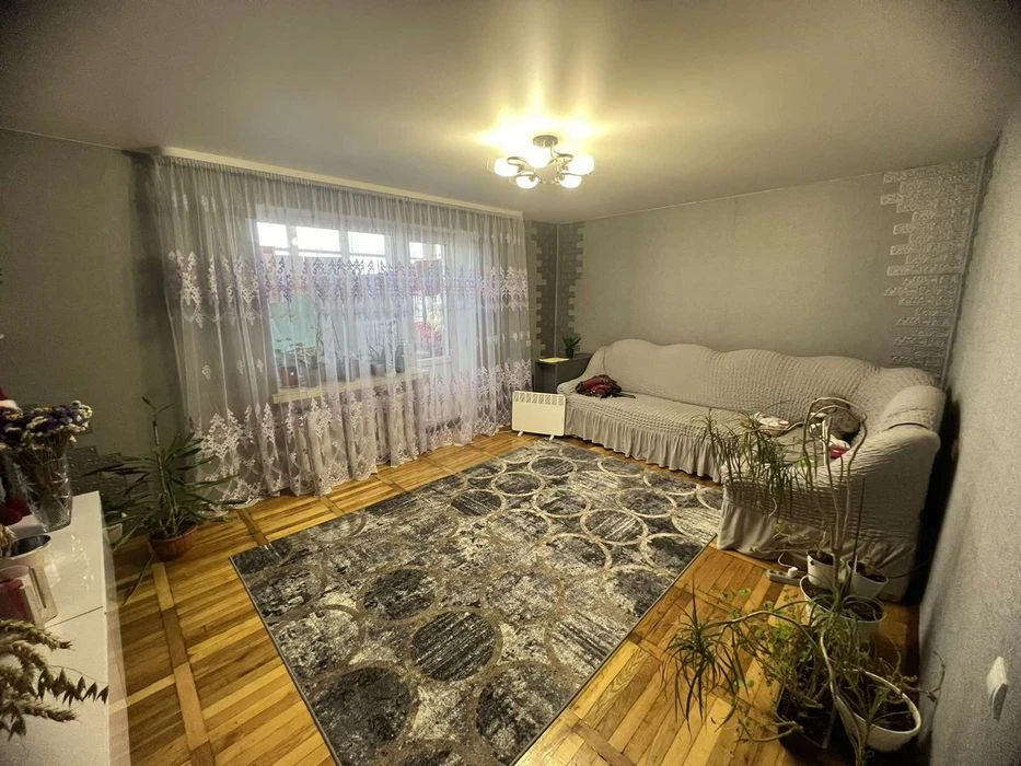 Продаж 4-х кімнатної квартири