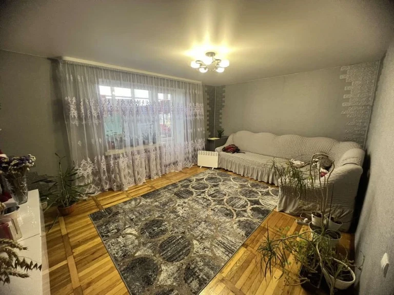 Продаж 4-х кімнатної квартири