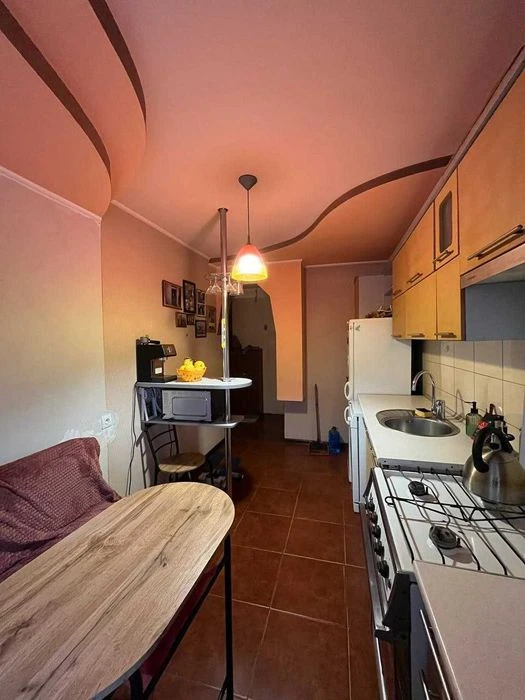 Продаж 3-кімн.кв. біля ТЦ Гостинець