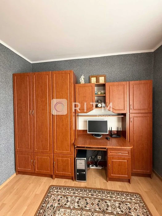 Продаж 4-кімнатної квартири, вул. Володимирська