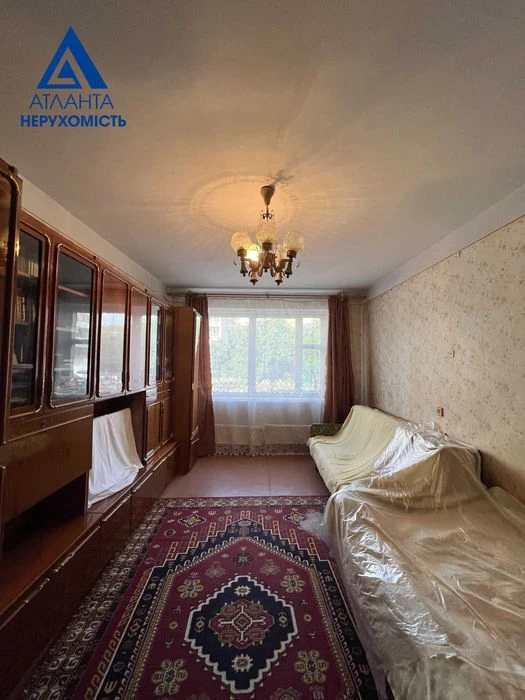 3-кімнатна квартира на вулиці Захисників України