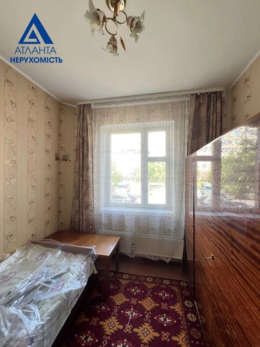 3-кімнатна квартира на вулиці Захисників України