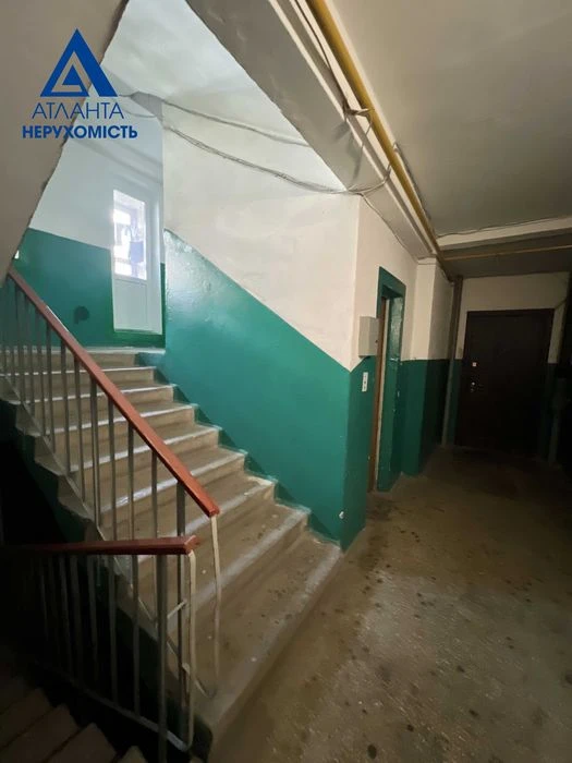 3-кімнатна квартира на вулиці Захисників України