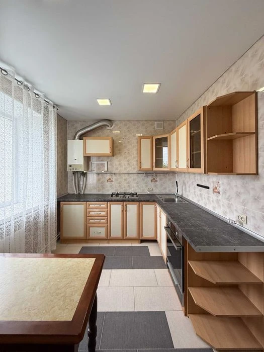 Продаж 3-кімнатної квартири ! 74 м² !