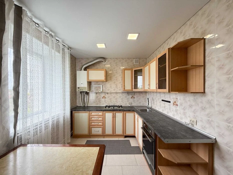 Продаж 3-кімнатної квартири ! 74 м² !