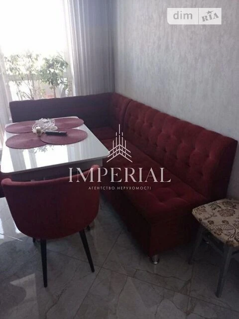 For sale 2-room apartment 60 sq. m. on Kakhovska Street 62A • ID 34664