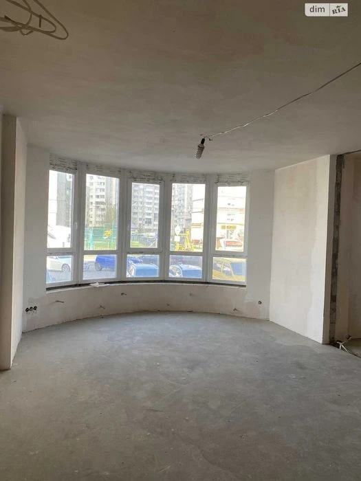 Продається простора квартира площею 72 м² на 1 поверсі