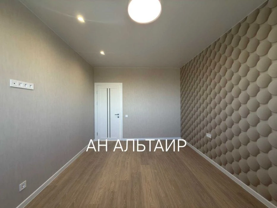For sale: 2-room apartment (65 sq m) with new renovation in the new Oasis residential complex.