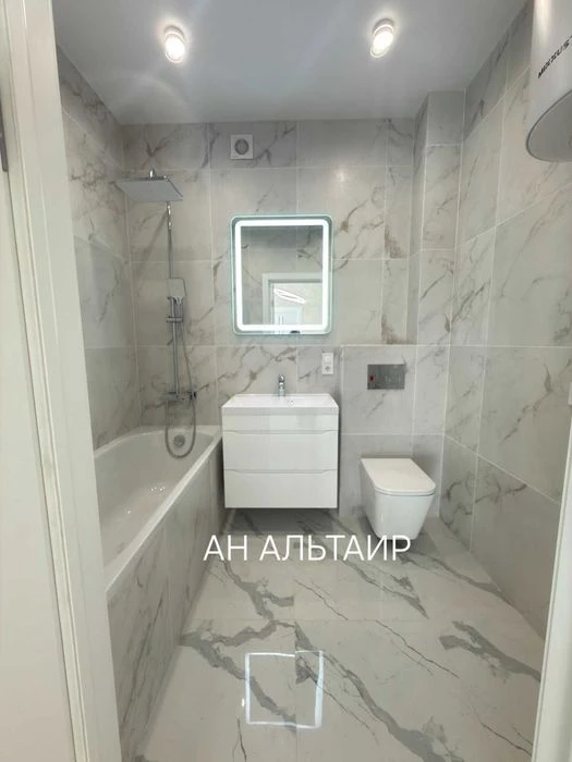 For sale: 2-room apartment (65 sq m) with new renovation in the new Oasis residential complex.