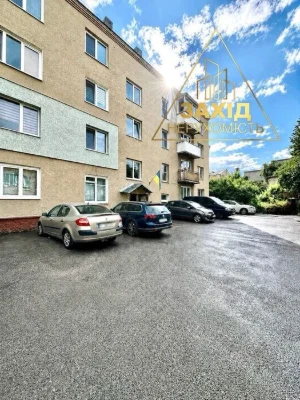 Двокімнатна Центр біля ВНУ, 2 поверх, 57,4 м²