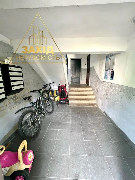 Двокімнатна Центр біля ВНУ, 2 поверх, 57,4 м²