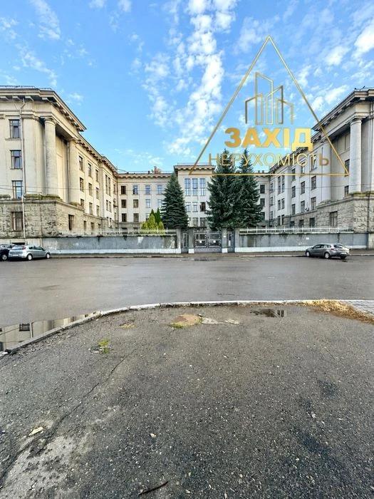 Двокімнатна Центр біля ВНУ, 2 поверх, 57,4 м²