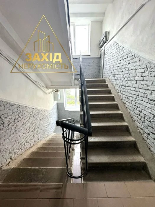 Двокімнатна Центр біля ВНУ, 2 поверх, 57,4 м²