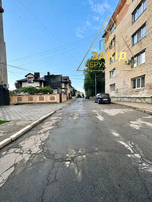 Двокімнатна Центр біля ВНУ, 2 поверх, 57,4 м²
