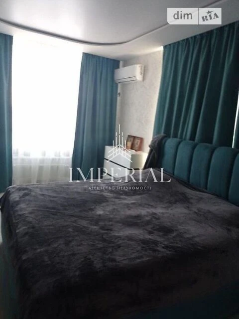 For sale 2-room apartment 60 sq. m. on Kakhovska Street 62A • ID 34664