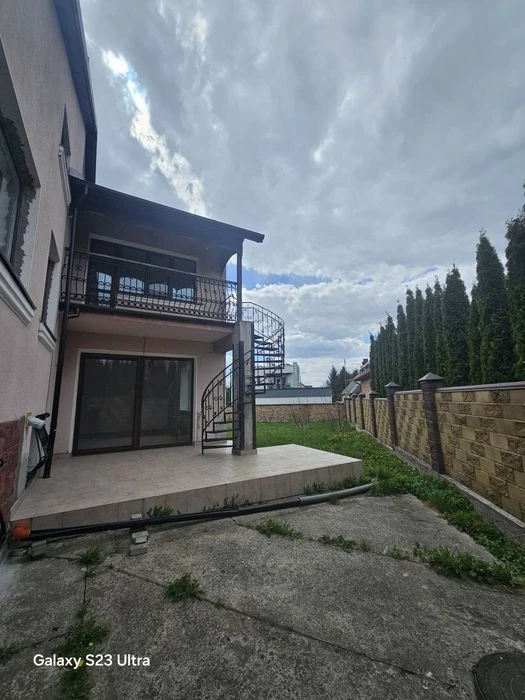 Продаж будинку на околиці Луцька