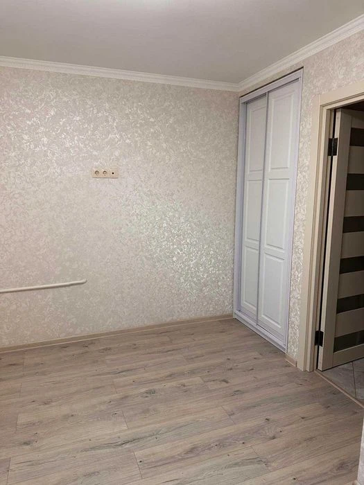 Продаж 3 кімнатної квартири в районі Відродження. Власник