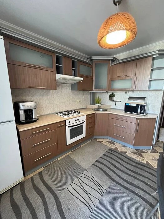 Продажа 2 км квартиры рядом с центром