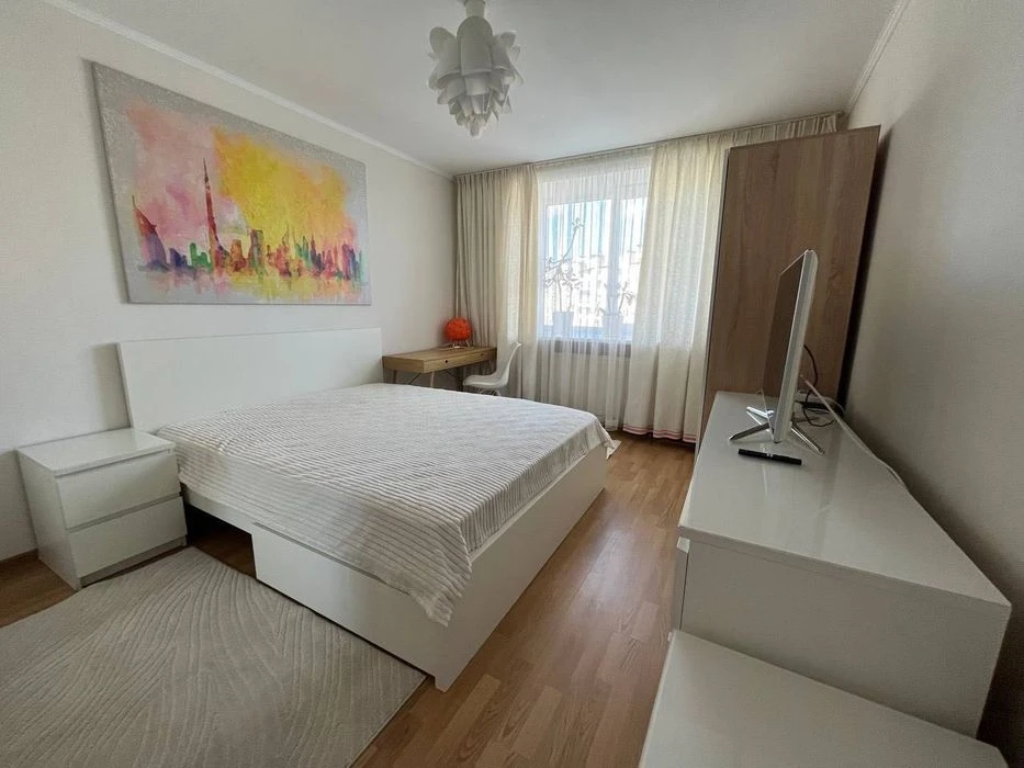 Продажа 2 км квартиры рядом с центром