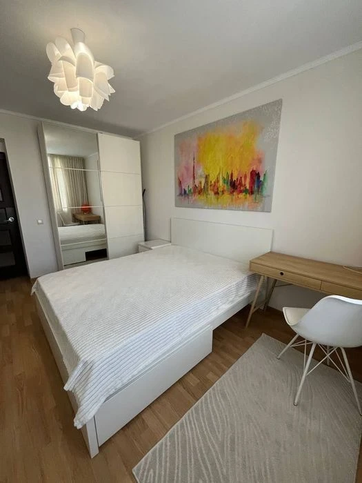 Продажа 2 км квартиры рядом с центром
