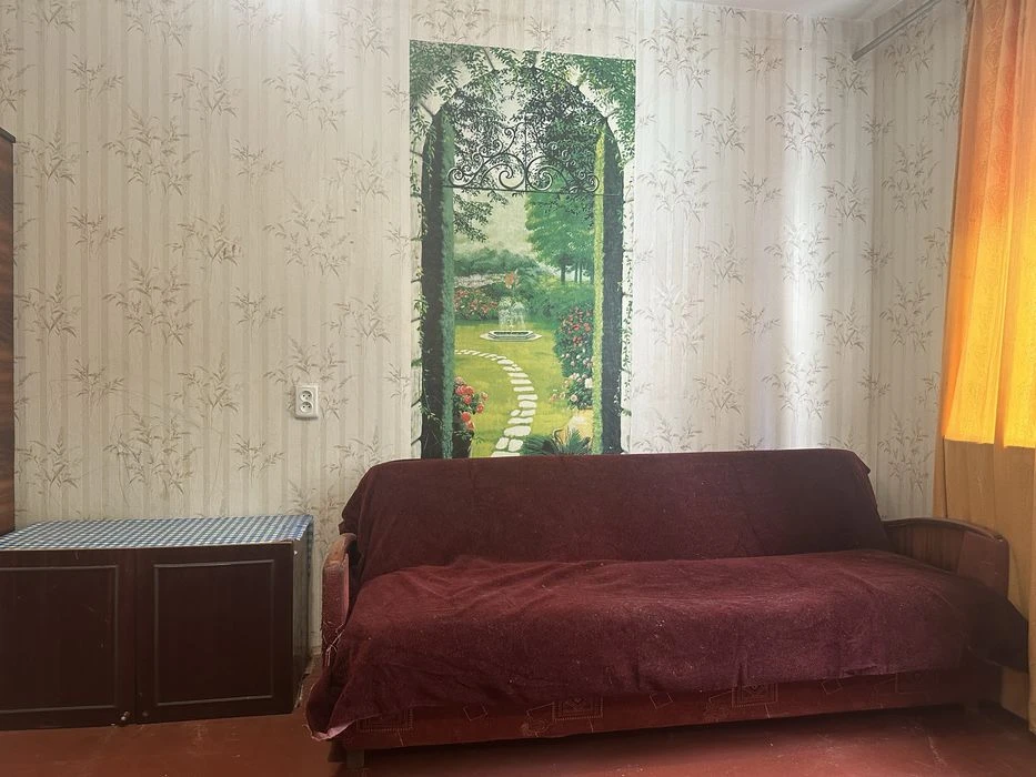 Срочно!Продам 2х кімн кв вул. Довженка, 2й поверх, можно під
