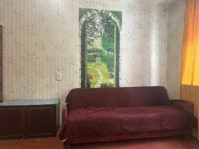 Срочно!Продам 2х кімн кв вул. Довженка, 2й поверх, можно під