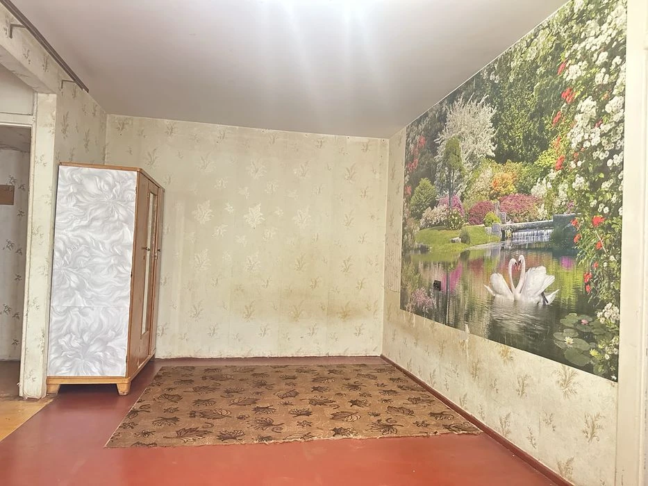 Срочно!Продам 2х кімн кв вул. Довженка, 2й поверх, можно під