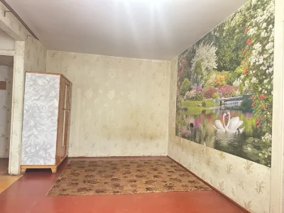 Срочно!Продам 2х кімн кв вул. Довженка, 2й поверх, можно під