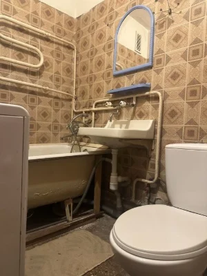 Срочно!Продам 2х кімн кв вул. Довженка, 2й поверх, можно під