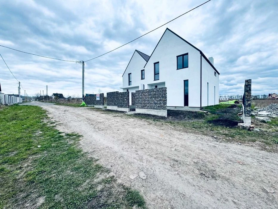 Exclusive duplex for sale in Tyazhylov