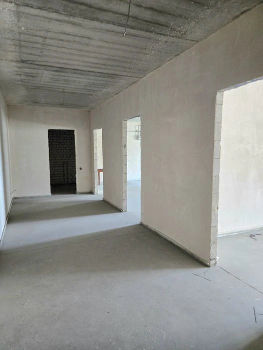 Простора  квартира 79 м² з АВТОНОМКОЮ, поруч річка та зелена
