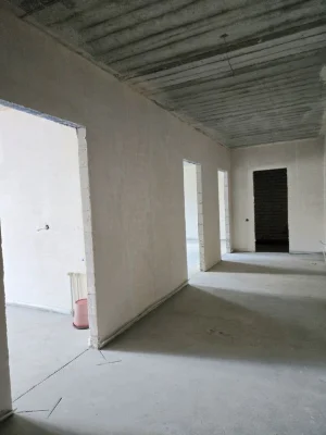 Простора  квартира 79 м² , індивідуальне опалення,  Стрілець