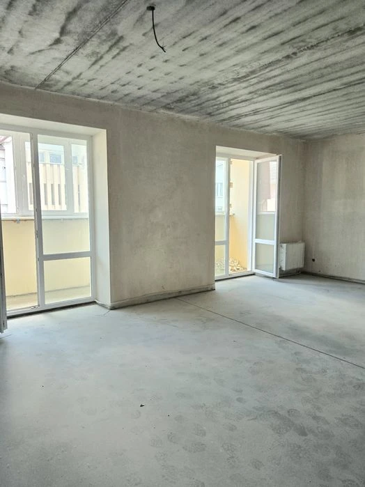 Простора  квартира 79 м² , індивідуальне опалення,  Стрілець