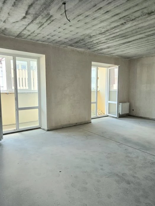 Простора  квартира 79 м² , індивідуальне опалення,  Стрілець