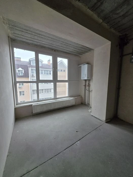Простора  квартира 79 м² , індивідуальне опалення,  Стрілець
