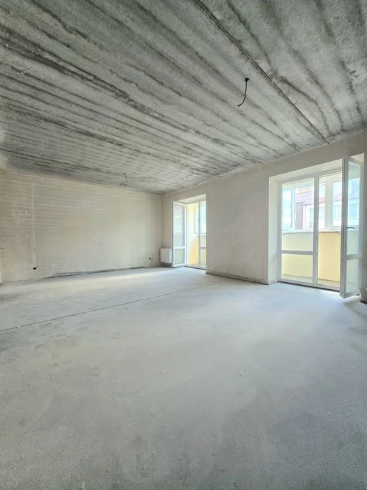 Простора  квартира 79 м² , індивідуальне опалення,  Стрілець