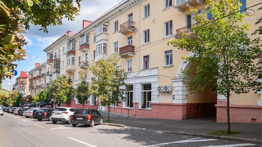 1 кімнатна Сталінка Інвестиція під оренду Центр Золотий ключ