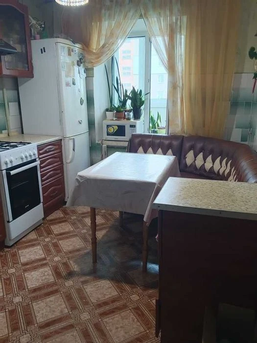 RLT O01 Продам 2 кімнатну квартиру в цегляному будинку, прос