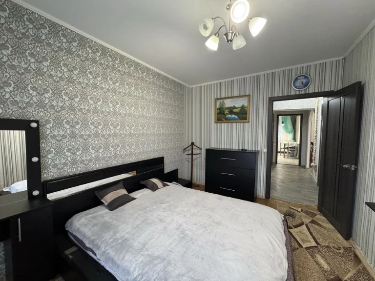 2-кімнатна квартира, 73 м², євроремонт, меблі залишаються, ц