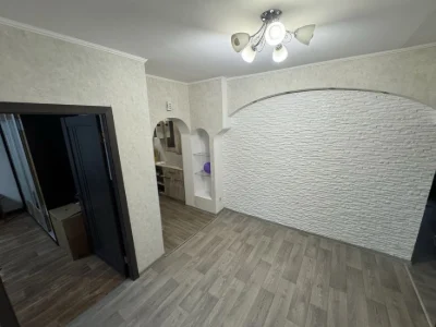 2-кімнатна квартира, 73 м², євроремонт, меблі залишаються, ц