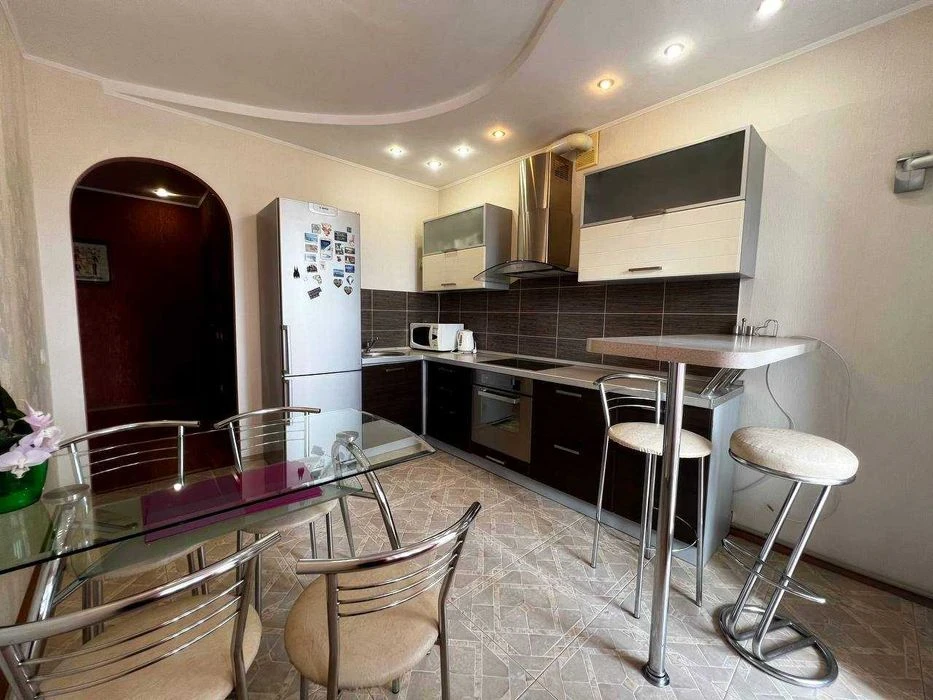 Продам 2 кімнатну квартиру проспект Перемоги 5 Кутів