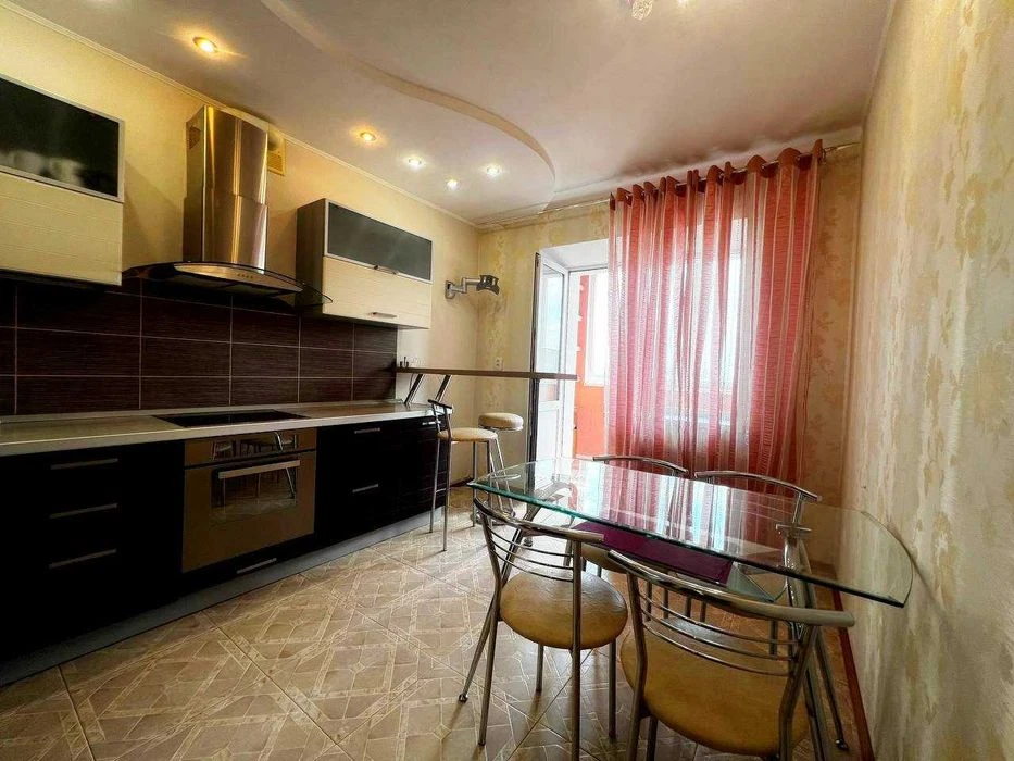 Продам 2 кімнатну квартиру проспект Перемоги 5 Кутів
