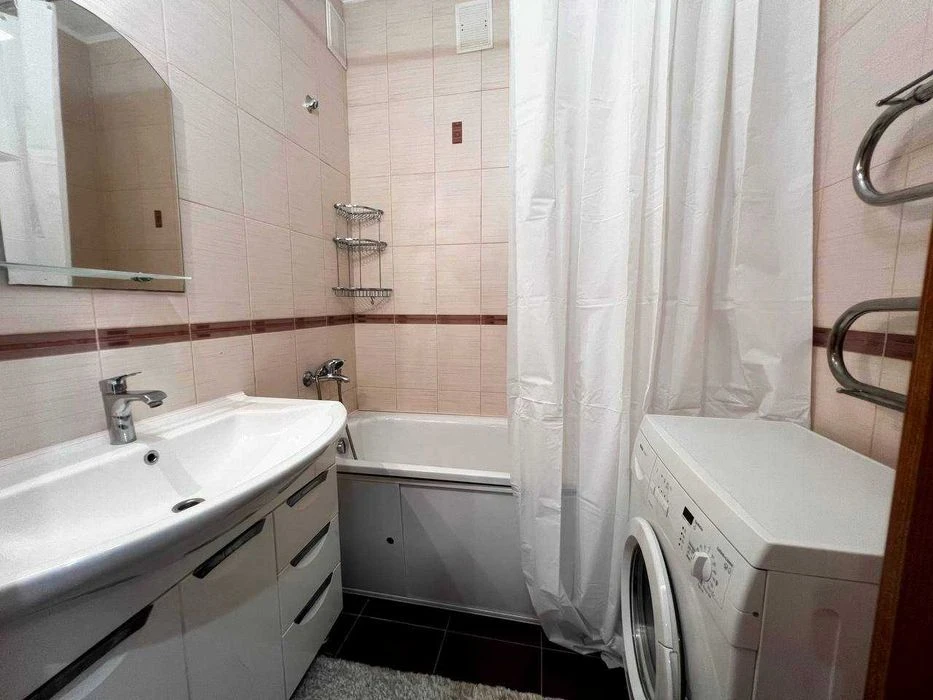 Продам 2 кімнатну квартиру проспект Перемоги 5 Кутів