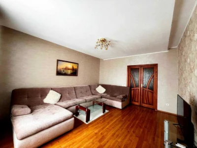 Продам 2 кімнатну квартиру проспект Перемоги 5 Кутів