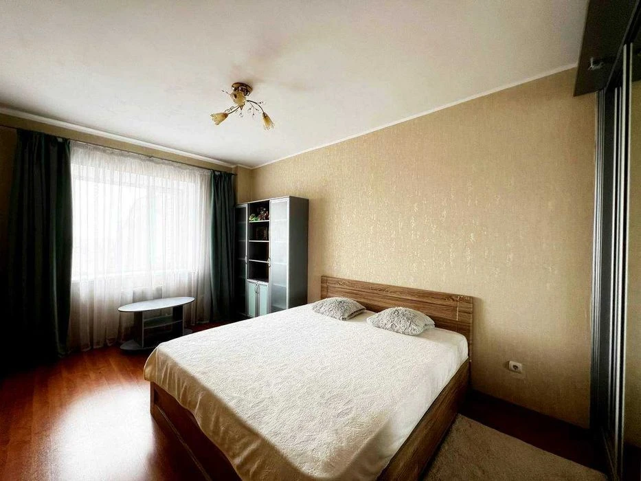 Продам 2 кімнатну квартиру проспект Перемоги 5 Кутів
