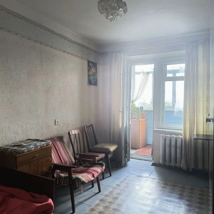 Терміново продам трикімнатну квартиру по Пр. Миру, 204
