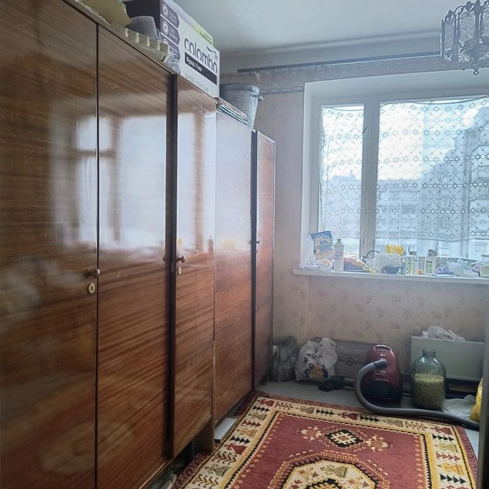 Терміново продам трикімнатну квартиру по Пр. Миру, 204