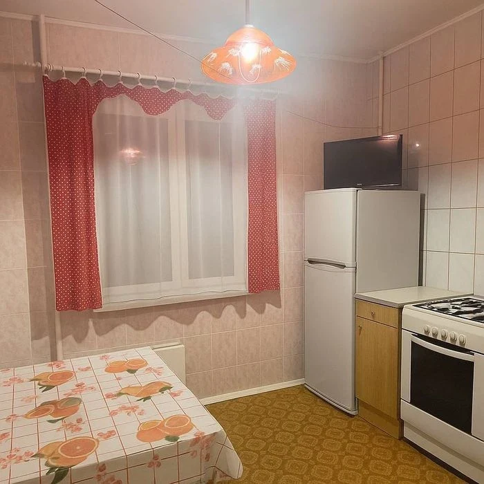 Обмін на 1-но кімнатну Єськова, Ремзавод. Продаж 2-во кімнат