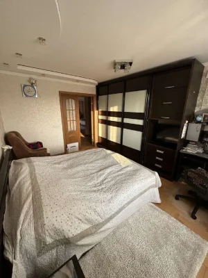 Продаж 5 -ти кімнатна квартира р-н Градецький